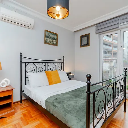 Four-bedroom Family In Managed - Location With Elevator & Two Bathrooms 아파트 4*