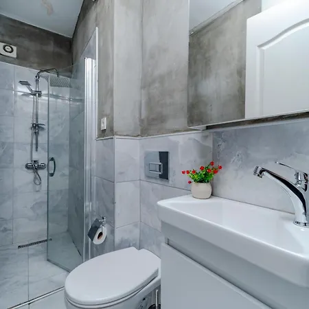 아파트 Four-bedroom Family In Managed - Location With Elevator & Two Bathrooms 이스탄불