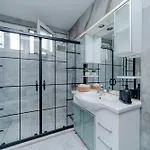 Four-bedroom Family In Managed - Location With Elevator & Two Bathrooms Lejlighed Istanbul