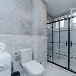 Four-bedroom Family In Managed - Location With Elevator & Two Bathrooms Lejlighed Istanbul