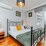 Four-bedroom Family In Managed - Location With Elevator & Two Bathrooms Lejlighed 4*