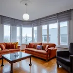 Lejlighed Four-bedroom Family In Managed - Location With Elevator & Two Bathrooms