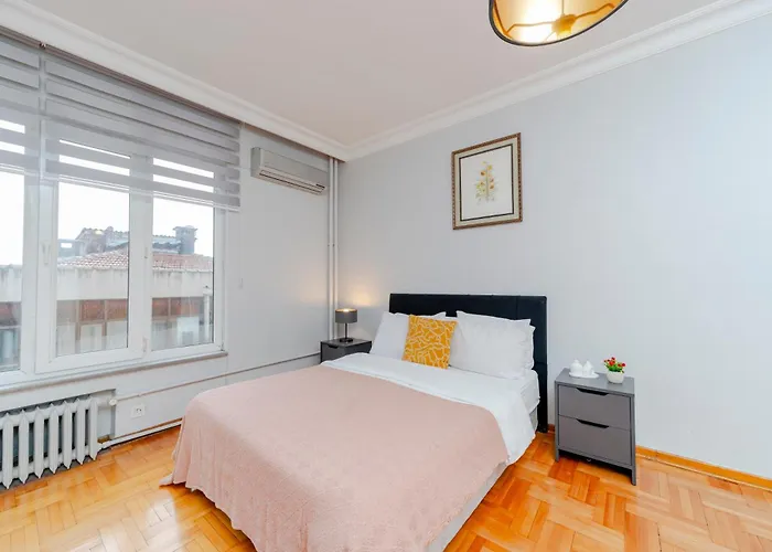 Apartment Four-bedroom Family In Managed - Location With Elevator & Two Bathrooms Istanbul