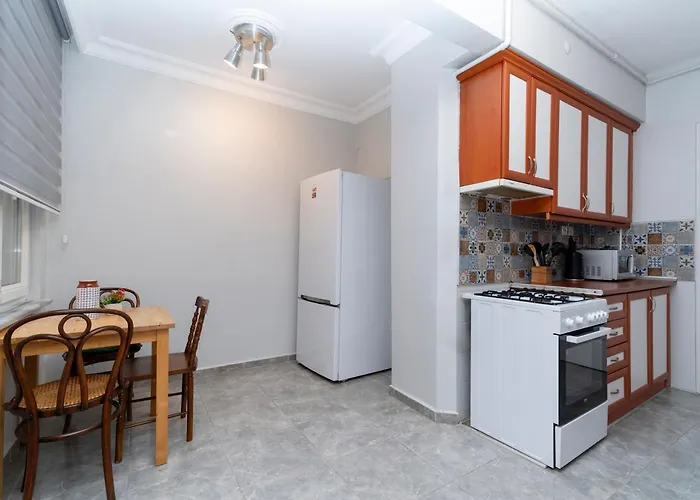 Four-bedroom Family In Managed - Location With Elevator & Two Bathrooms 4* Istanbul