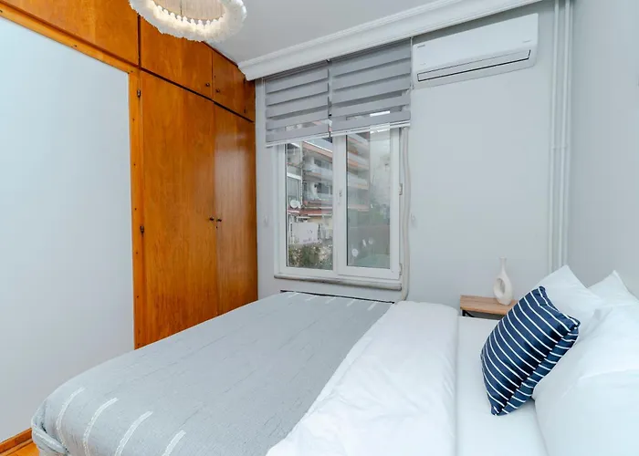 Apartment Four-bedroom Family In Managed - Location With Elevator & Two Bathrooms 4*