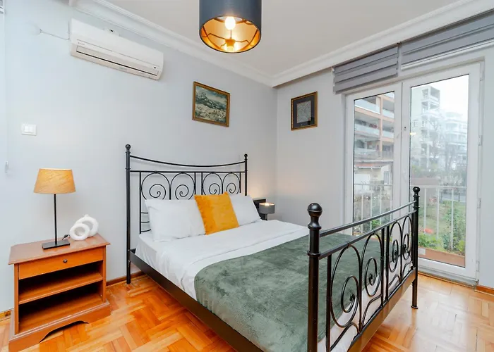 Four-bedroom Family In Managed - Location With Elevator & Two Bathrooms Apartment 4*