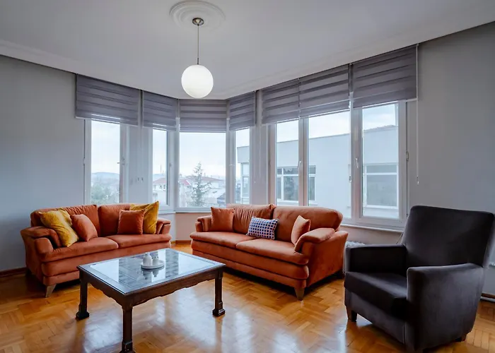 Apartment Four-bedroom Family In Managed - Location With Elevator & Two Bathrooms