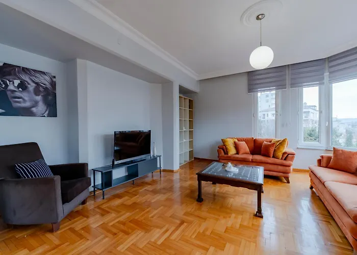 Four-bedroom Family In Managed - Location With Elevator & Two Bathrooms Apartment Istanbul