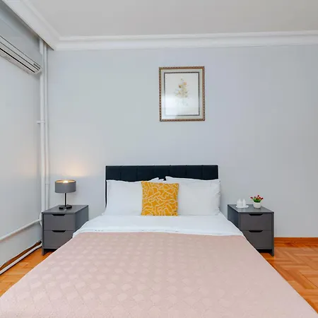 Four-bedroom Family In Managed - Location With Elevator & Two Bathrooms Apartamento