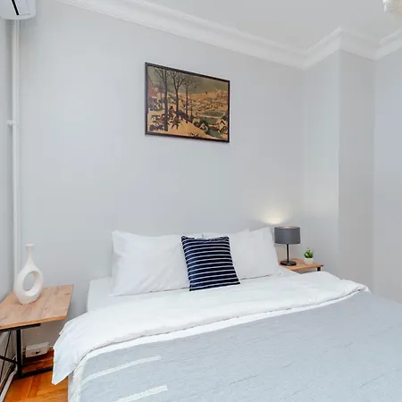 Four-bedroom Family In Managed - Location With Elevator & Two Bathrooms Apartmán