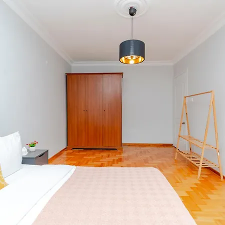 Apartamento Four-bedroom Family In Managed - Location With Elevator & Two Bathrooms 4*